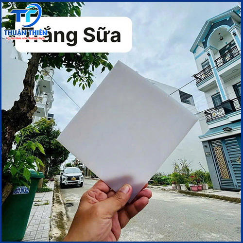 Tấm Poly đặc lấy sáng