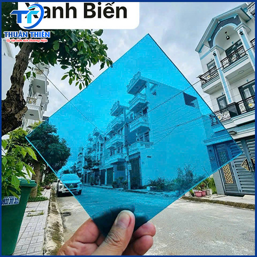 Tấm Poly đặc lấy sáng